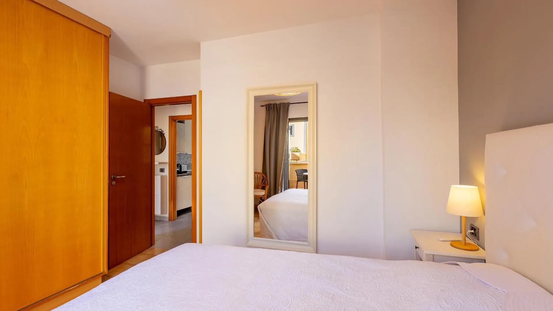 Anele Apartment Адехе